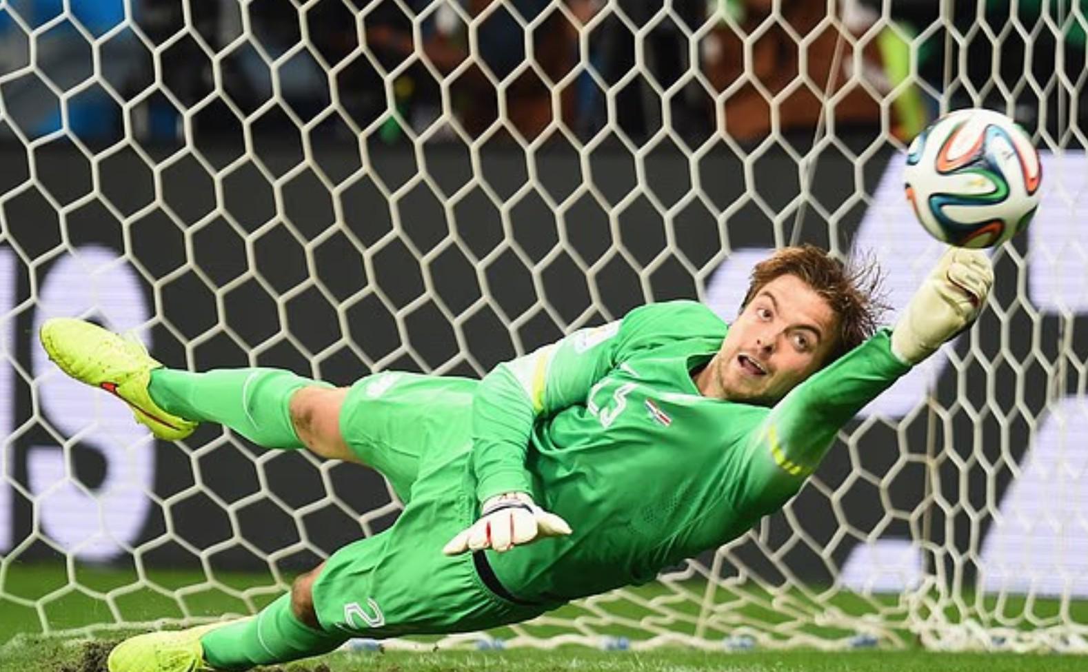 了儿时的梦, 看英超, 克鲁尔职业