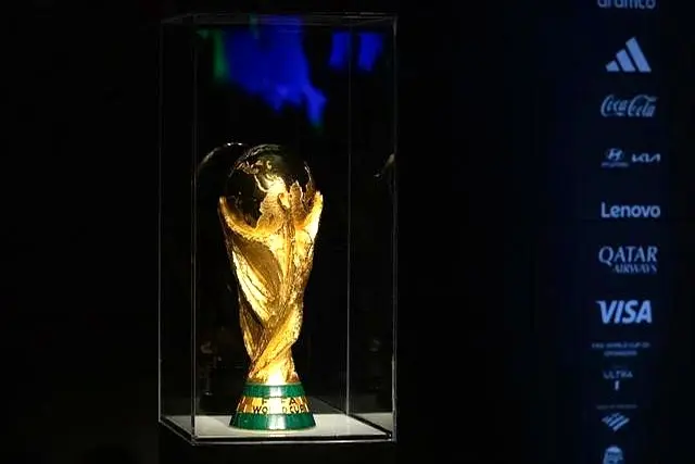 他们提升自, 临近, 热烈 他们提升自, 临近, 热烈