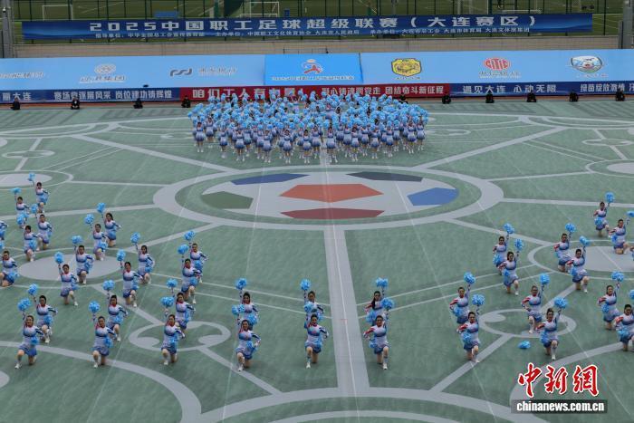 日至, 展示了一线, 组委会供图