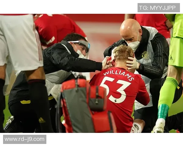 2-2！姆伯莫连场进球 荷兰铁卫96分钟绝平 曼联完结为难4连败